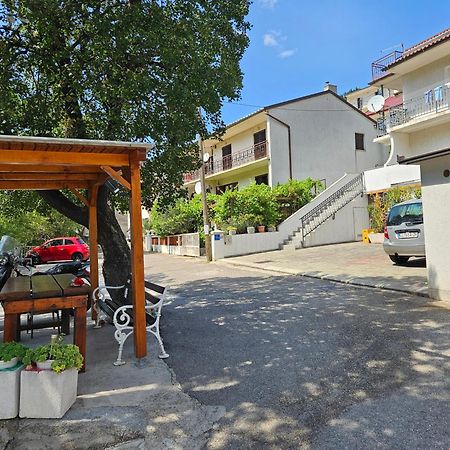 Apartment Doris Сен Екстериор снимка